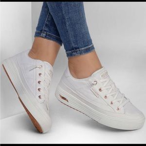 Skechers